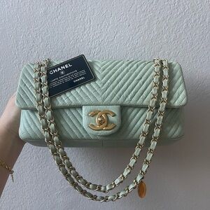 ❌SOLD❌Chanel Mint Green Crumpled Calfskin Chevron Medium Single Flap w GHW